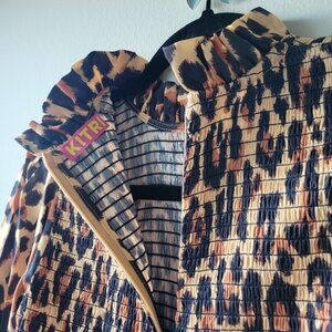KITRI Womens cheetah print blouse